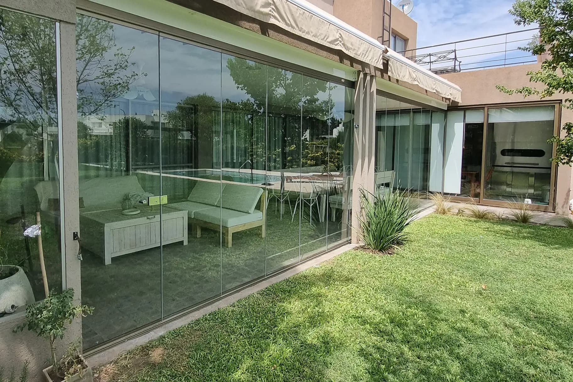 Cerramiento vidriado en Funes, Santa Fe