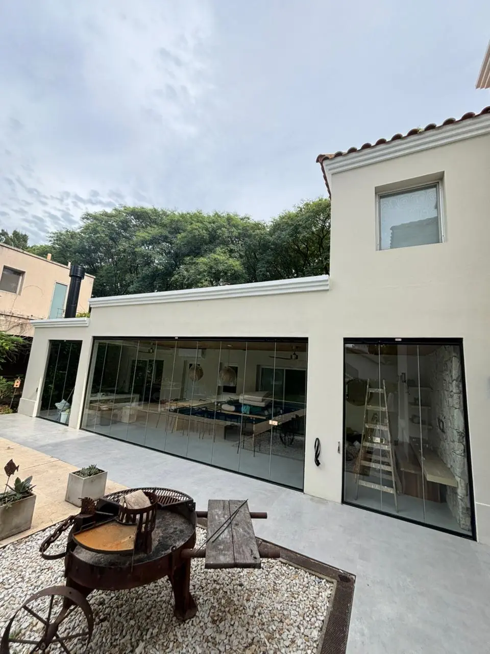 Cerramiento de galería con vidrio templado en Bella Vista (Bs. As.) — Sistema Vito